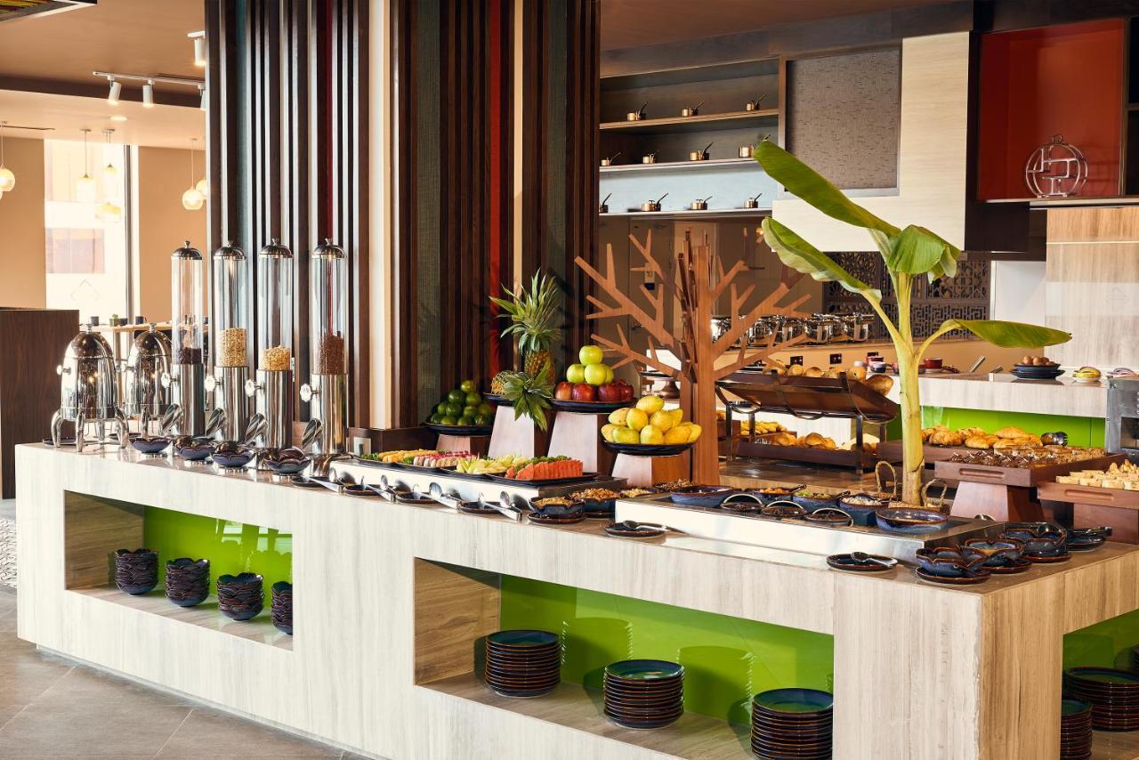 Novotel Hanoi Thai Ha Exterior foto